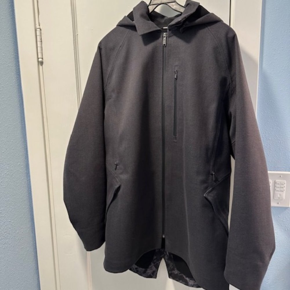 Beautiful Lululemon Men's West Coat Jacket XL